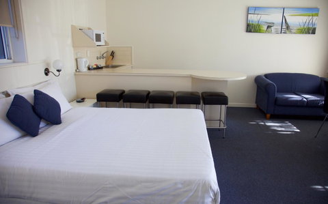 Guichen Bay Motel - Sunshine Coast Guide 41