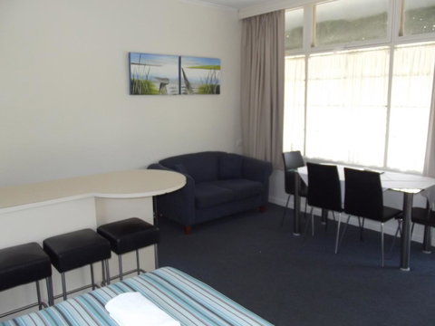 Guichen Bay Motel - Sunshine Coast Guide 8