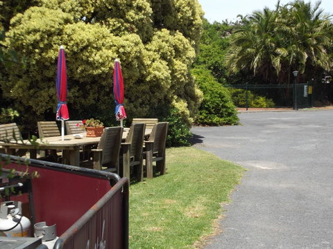 Guichen Bay Motel - Sunshine Coast Guide 32