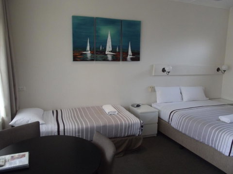 Guichen Bay Motel - Sunshine Coast Guide 18