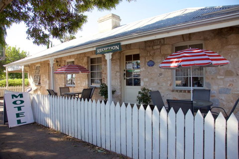 Guichen Bay Motel - Sunshine Coast Guide 12