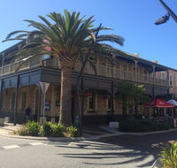 Grosvenor Hotel - Sunshine Coast Guide