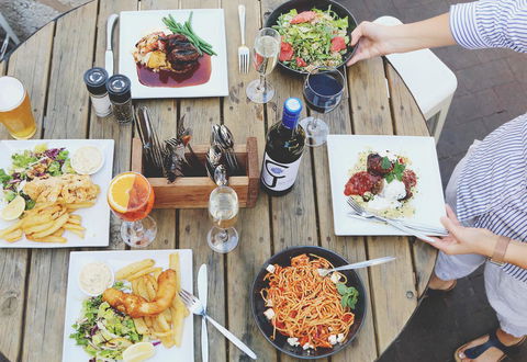 Caledonian Inn - Sunshine Coast Guide 22