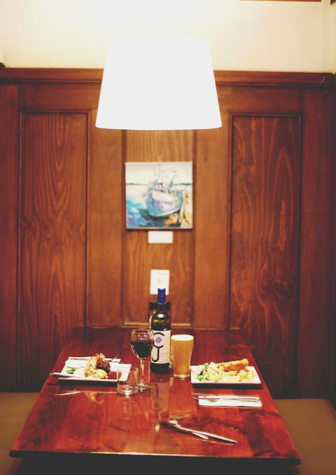 Caledonian Inn - Sunshine Coast Guide 30