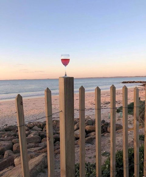Caledonian Inn - Sunshine Coast Guide 3