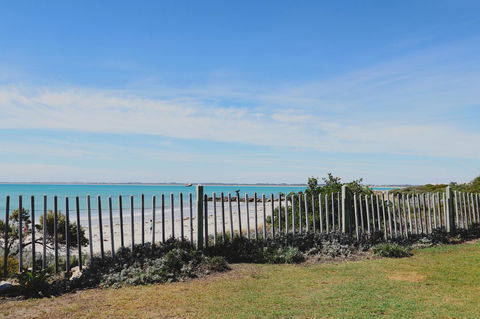 Caledonian Inn - Sunshine Coast Guide 20
