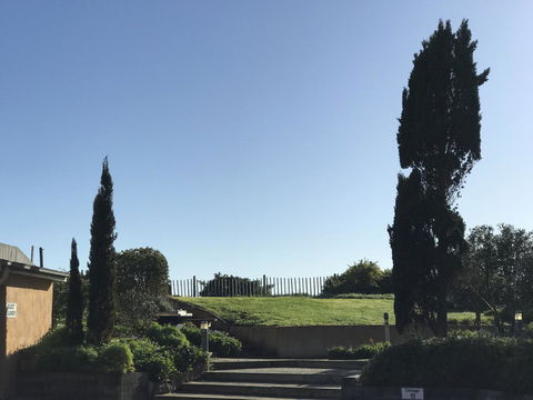 Caledonian Inn - Sunshine Coast Guide 24