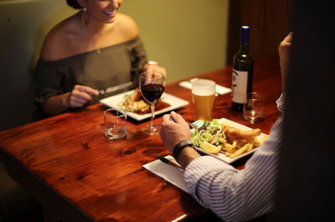 Caledonian Inn - Sunshine Coast Guide 15