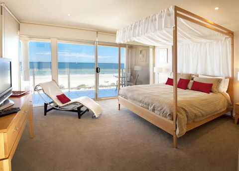 Adelaide Luxury Beach House - Sunshine Coast Guide 4