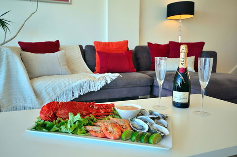 Adelaide Luxury Beach House - Sunshine Coast Guide 28