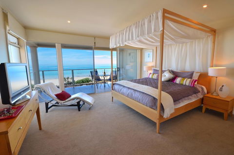Adelaide Luxury Beach House - Sunshine Coast Guide 2
