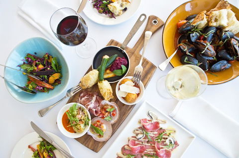 Adelaide Luxury Beach House - Sunshine Coast Guide 29