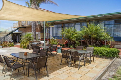 Kangaroo Island Seaview Motel - Sunshine Coast Guide 4