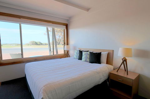 Harbour View Motel - Sunshine Coast Guide 20