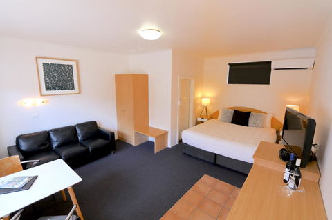 Harbour View Motel - Sunshine Coast Guide 40