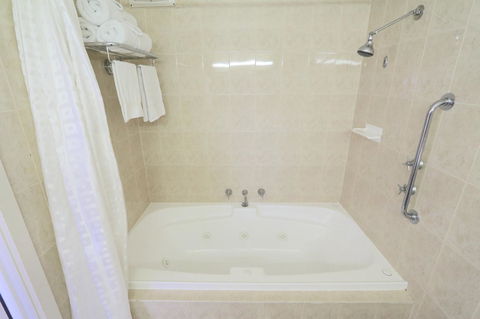 Harbour View Motel - Sunshine Coast Guide 14