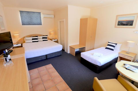 Harbour View Motel - Sunshine Coast Guide 39