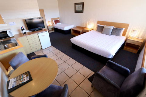 Harbour View Motel - Sunshine Coast Guide 24