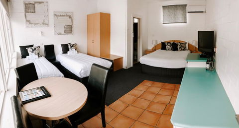 Harbour View Motel - Sunshine Coast Guide 43