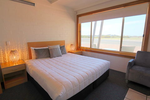 Harbour View Motel - Sunshine Coast Guide 19