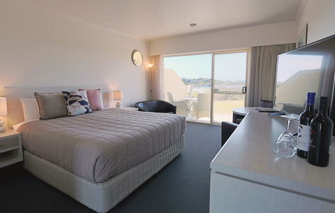 Harbour View Motel - Sunshine Coast Guide 17