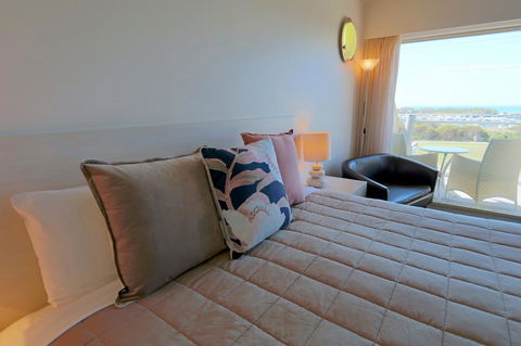 Harbour View Motel - Sunshine Coast Guide 11