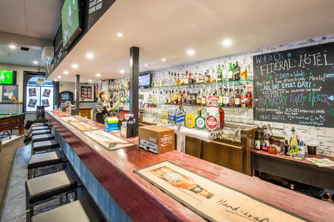 Nightcap At Federal Hotel Mt Gambier - Sunshine Coast Guide 6
