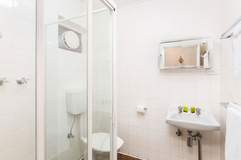 Nightcap At Federal Hotel Mt Gambier - Sunshine Coast Guide 2