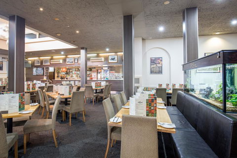 Nightcap At Federal Hotel Mt Gambier - Sunshine Coast Guide 13