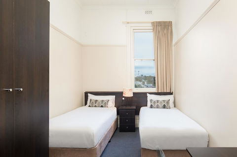 Nightcap At Federal Hotel Mt Gambier - Sunshine Coast Guide 17