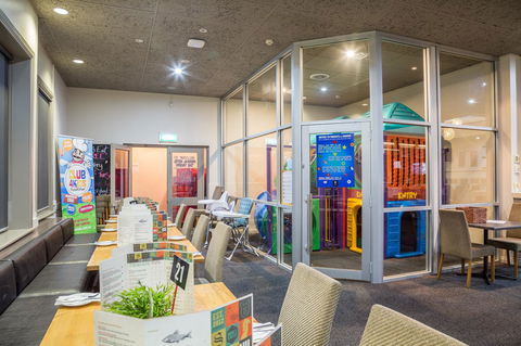 Nightcap At Federal Hotel Mt Gambier - Sunshine Coast Guide 11