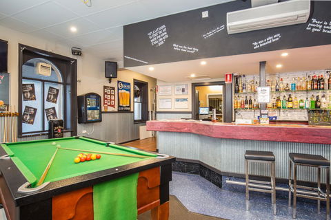 Nightcap At Federal Hotel Mt Gambier - Sunshine Coast Guide 8