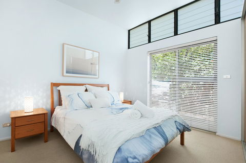 One Mile Retreat - Sunshine Coast Guide 6