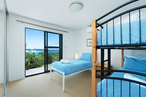 One Mile Retreat - Sunshine Coast Guide 9