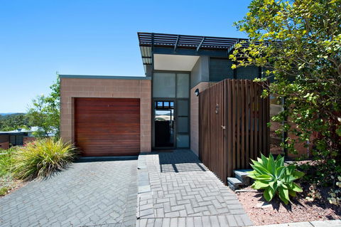 One Mile Retreat - Sunshine Coast Guide 13