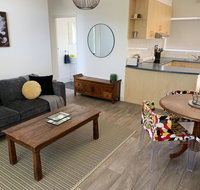 Sunshine Four - Sunshine Coast Guide