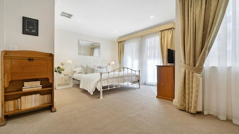 GOUGER 265 - Sunshine Coast Guide 12