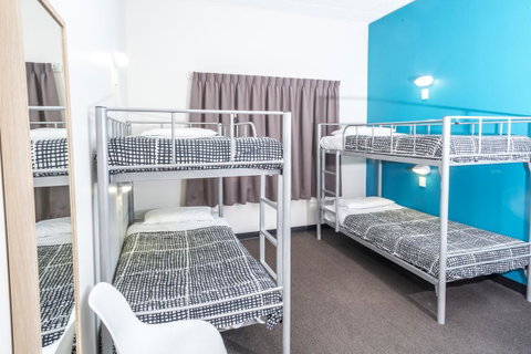 YHA Adelaide Central - Sunshine Coast Guide 34