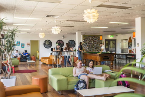 YHA Adelaide Central - Sunshine Coast Guide 27