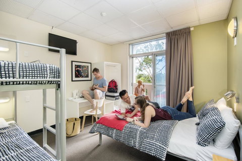 YHA Adelaide Central - Sunshine Coast Guide 43
