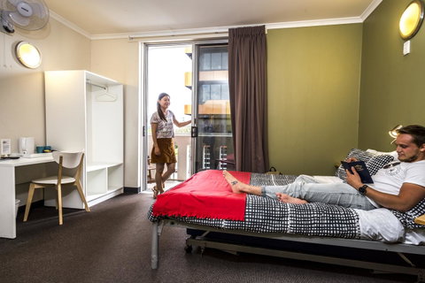 YHA Adelaide Central - Sunshine Coast Guide 22