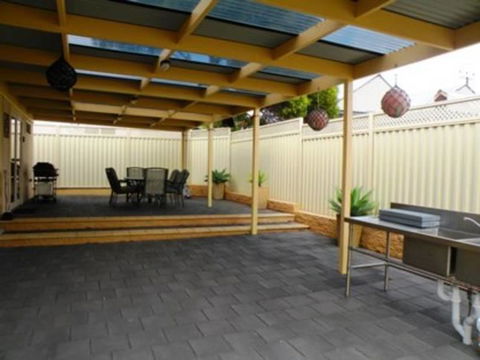 Armadale House - Kingscote - Sunshine Coast Guide 6