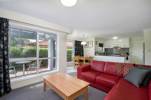 City One Apartment - Sunshine Coast Guide 0