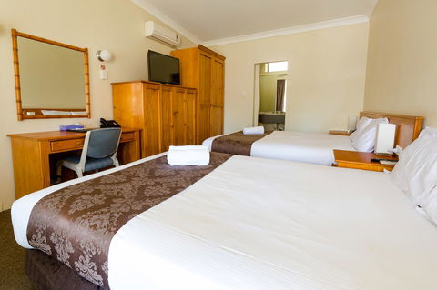 Abcot Inn - Sunshine Coast Guide 17