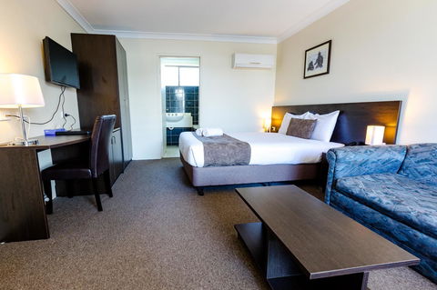 Abcot Inn - Sunshine Coast Guide 14