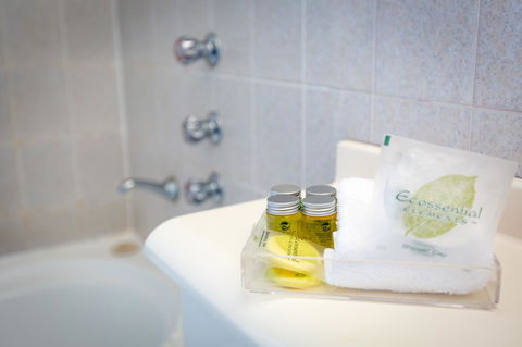 Abcot Inn - Sunshine Coast Guide 12