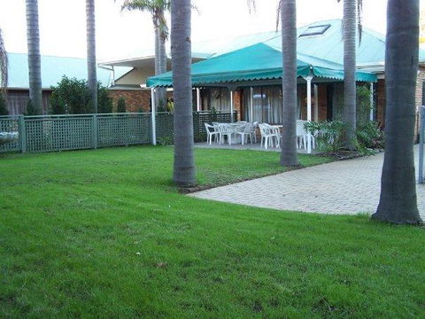 Abcot Inn - Sunshine Coast Guide 23