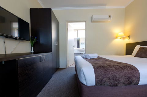 Abcot Inn - Sunshine Coast Guide 9