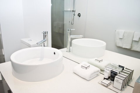 Mawson Lakes Hotel - Sunshine Coast Guide 4