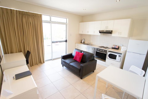 Mawson Lakes Hotel - Sunshine Coast Guide 22